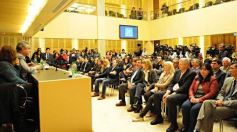 Foto de la galería: Agustín Rossi entregó las actas de la dictadura cívico-militar en la Legislatura de Misiones