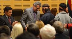 Foto de la galería: Agustín Rossi entregó las actas de la dictadura cívico-militar en la Legislatura de Misiones