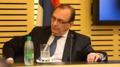 Foto de la galería: Agustín Rossi entregó las actas de la dictadura cívico-militar en la Legislatura de Misiones