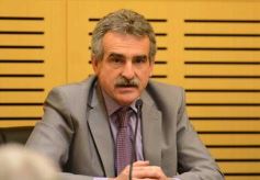 Foto de la galería: Agustín Rossi entregó las actas de la dictadura cívico-militar en la Legislatura de Misiones