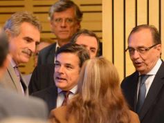 Foto de la galería: Agustín Rossi entregó las actas de la dictadura cívico-militar en la Legislatura de Misiones