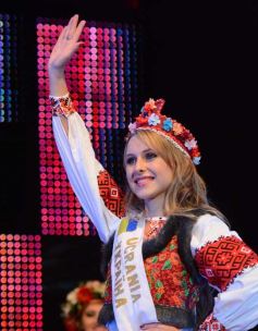 Foto de la galería: Daiana Sawczuk fue coronada como Reina de los Inmigrantes