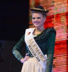 Foto de la galería: Daiana Sawczuk fue coronada como Reina de los Inmigrantes