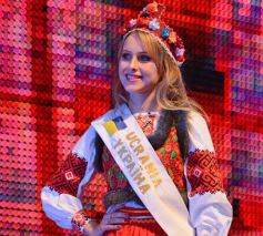 Foto de la galería: Daiana Sawczuk fue coronada como Reina de los Inmigrantes