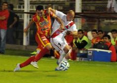 Foto de la galería: La Franja superó en el descuento a Boca Unidos por 2 a 1