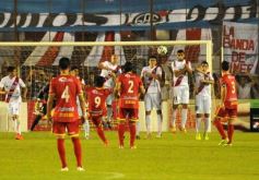 Foto de la galería: La Franja superó en el descuento a Boca Unidos por 2 a 1