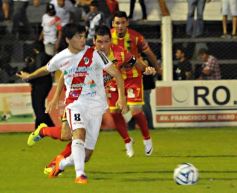 Foto de la galería: La Franja superó en el descuento a Boca Unidos por 2 a 1