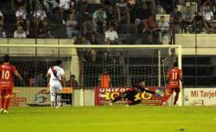 Foto de la galería: La Franja superó en el descuento a Boca Unidos por 2 a 1
