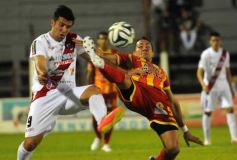 Foto de la galería: La Franja superó en el descuento a Boca Unidos por 2 a 1