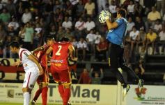 Foto de la galería: La Franja superó en el descuento a Boca Unidos por 2 a 1