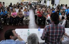 Foto de la galería: La CTA presentó a Grillo Caballero como su candidato