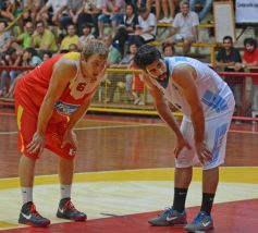 Foto de la galería: Tokio venció a Juventud Unida por 71 a 61