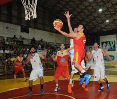 Foto de la galería: Tokio venció a Juventud Unida por 71 a 61