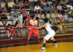 Foto de la galería: Tokio venció a Juventud Unida por 71 a 61