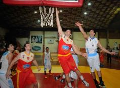 Foto de la galería: Tokio venció a Juventud Unida por 71 a 61