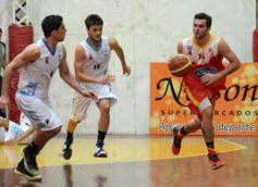 Foto de la galería: Tokio venció a Juventud Unida por 71 a 61