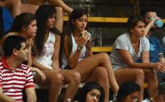 Foto de la galería: Tokio venció a Juventud Unida por 71 a 61