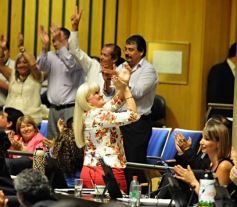 Foto de la galería: En una larga jornada, la Legislatura cerró su ciclo 2014