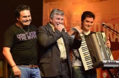 Foto de la galería: AADI distinguió a Los Hermanos Núñez