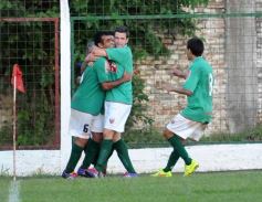 Foto de la galería: Torneo Federal B: En el duelo de misioneros, Brown goleó 3 A 0 a Ex Alumnos de Oberá