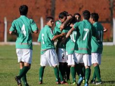 Foto de la galería: Torneo Federal B: En el duelo de misioneros, Brown goleó 3 A 0 a Ex Alumnos de Oberá