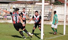 Foto de la galería: Torneo Federal B: En el duelo de misioneros, Brown goleó 3 A 0 a Ex Alumnos de Oberá