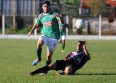 Foto de la galería: Torneo Federal B: En el duelo de misioneros, Brown goleó 3 A 0 a Ex Alumnos de Oberá