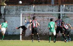 Foto de la galería: Torneo Federal B: En el duelo de misioneros, Brown goleó 3 A 0 a Ex Alumnos de Oberá