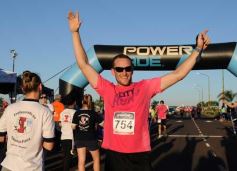 Foto de la galería: Unos 400 atletas corrieron a favor de la vida sana en la costanera