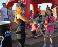 Foto de la galería: Unos 400 atletas corrieron a favor de la vida sana en la costanera