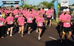 Foto de la galería: Unos 400 atletas corrieron a favor de la vida sana en la costanera