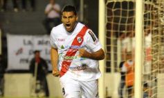 Sixto Fotografías. Deportes. B Nacional - La Franja se dio el gusto y derrotó al puntero en Villa Sarita