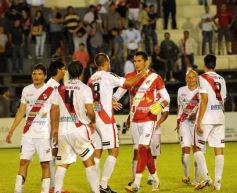 Foto de la galería: La Franja se dio el gusto y derrotó al puntero en Villa Sarita