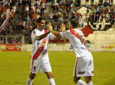 Foto de la galería: La Franja se dio el gusto y derrotó al puntero en Villa Sarita