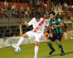 Foto de la galería: La Franja se dio el gusto y derrotó al puntero en Villa Sarita