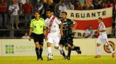 Foto de la galería: La Franja se dio el gusto y derrotó al puntero en Villa Sarita