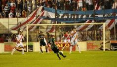 Foto de la galería: La Franja se dio el gusto y derrotó al puntero en Villa Sarita