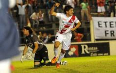 Foto de la galería: La Franja se dio el gusto y derrotó al puntero en Villa Sarita