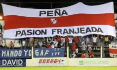 Foto de la galería: La Franja se dio el gusto y derrotó al puntero en Villa Sarita