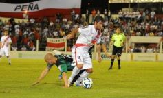 Foto de la galería: La Franja se dio el gusto y derrotó al puntero en Villa Sarita