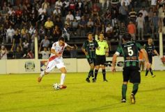Foto de la galería: La Franja se dio el gusto y derrotó al puntero en Villa Sarita