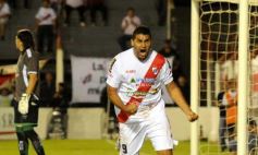 Foto de la galería: La Franja se dio el gusto y derrotó al puntero en Villa Sarita