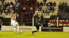 Foto de la galería: La Franja se dio el gusto y derrotó al puntero en Villa Sarita