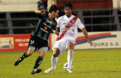 Foto de la galería: La Franja se dio el gusto y derrotó al puntero en Villa Sarita