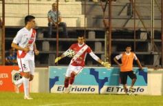 Foto de la galería: La Franja se dio el gusto y derrotó al puntero en Villa Sarita