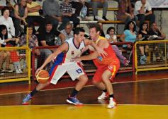 Foto de la galería: Tokio remontó un partido difícil y cortó una racha negativa