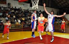 Foto de la galería: Tokio remontó un partido difícil y cortó una racha negativa