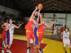 Foto de la galería: Tokio remontó un partido difícil y cortó una racha negativa