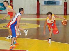 Foto de la galería: Tokio remontó un partido difícil y cortó una racha negativa