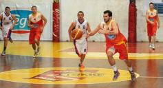 Foto de la galería: Tokio remontó un partido difícil y cortó una racha negativa